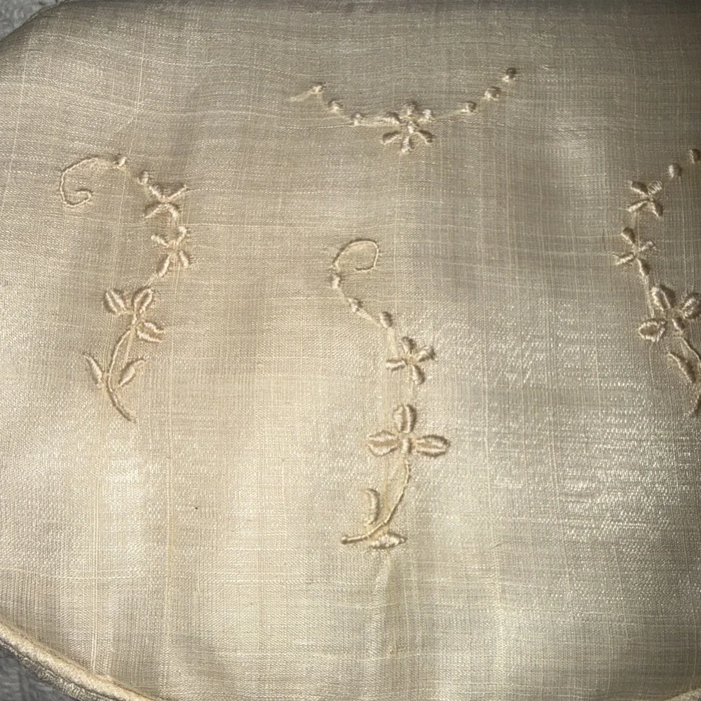 Vintage Cream Silk Linen Satin Clutch Purse Embroidered Floral Lace Petite